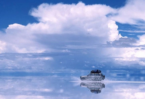 浪漫奇迹之七： 浪漫天空之镜玻利维亚的乌尤尼盐沼