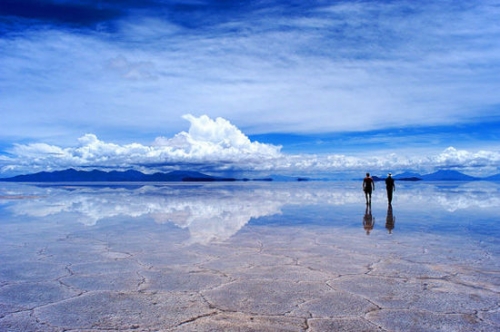 浪漫奇迹之七： 浪漫天空之镜玻利维亚的乌尤尼盐沼