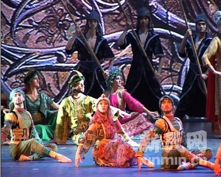 卡拉卡拉舞蹈团世博中心展现浓郁中东风情(图)