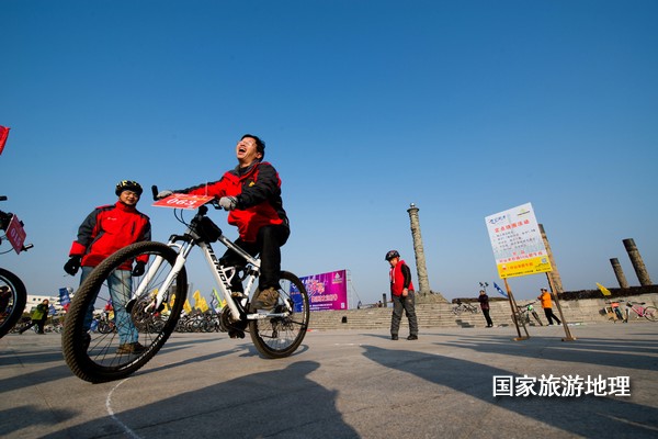 江西婺源：健康环保骑行迎新年（图）