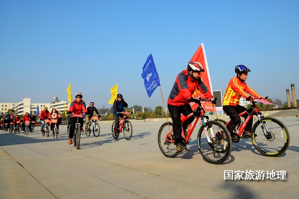 江西婺源：健康环保骑行迎新年（图）