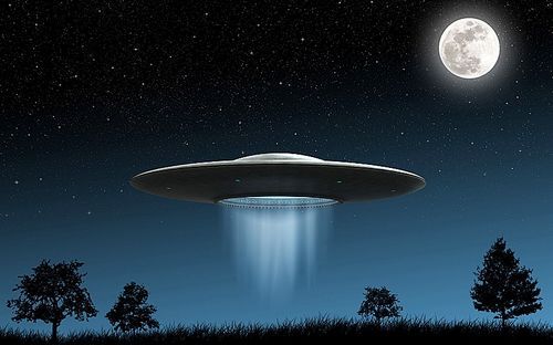 澳女子声称目击发绿光UFO夜空盘旋后消失(图)