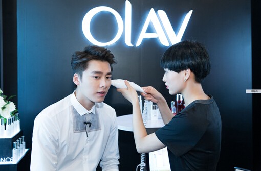 美妆界首个神秘面霜密室大揭密 Olay 让肌肤尊