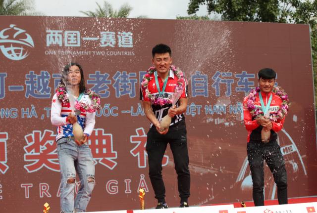 2018中国红河-越南老街 “两国一赛道”国际自行车赛圆满举行