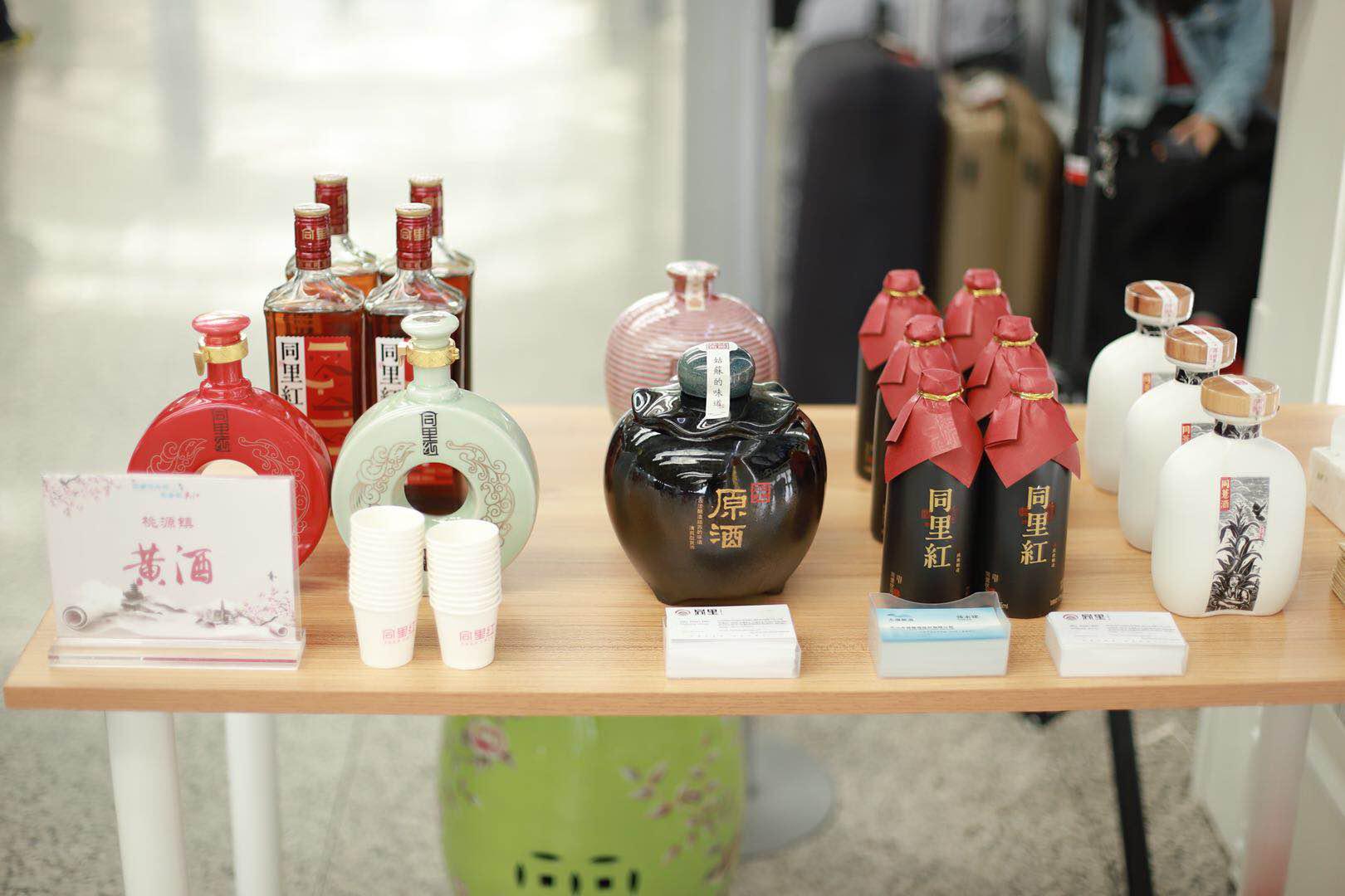 浦东国际机场吴江城市展开展 向世界讲述两根