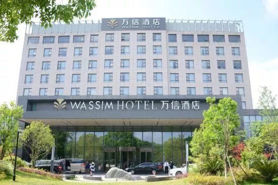 《复联4》的票房和泪水贡献完后,终于可以去迪士尼漫威园区玩了