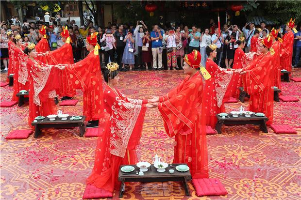 穿越千年娶新娘 梦回大宋过七夕——大宋盛世婚礼引爆清明上河园
