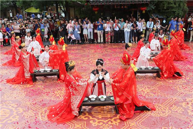 穿越千年娶新娘 梦回大宋过七夕——大宋盛世婚礼引爆清明上河园