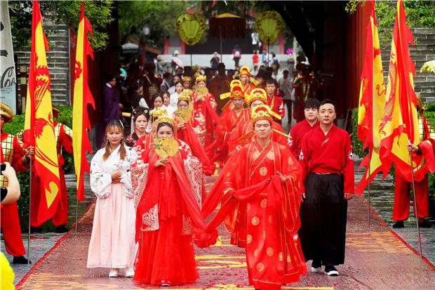 穿越千年娶新娘 梦回大宋过七夕——大宋盛世婚礼引爆清明上河园