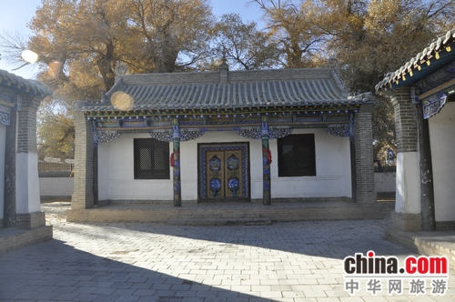 探访塔王府 找寻记忆中的土尔扈特部