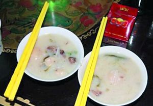 到拉萨感受“藏味”新年 喝一舀新春“福”水 到拉萨感受“藏味”新年 喝一舀新春“福”水