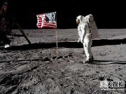 惊天骗局:十八个阿波罗登月无法回答的质疑