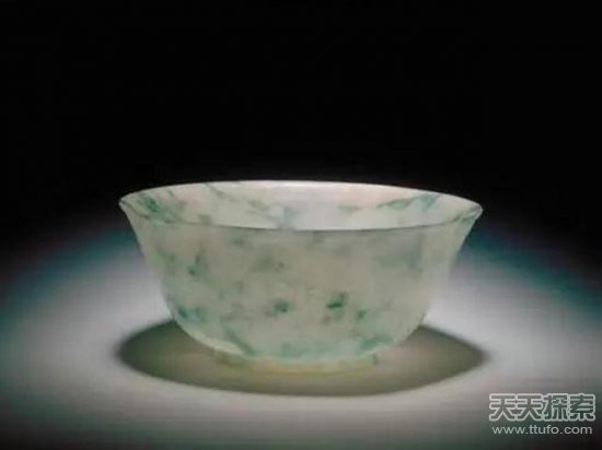揭秘故宫收藏的10大精品翡翠 个个都价值连城