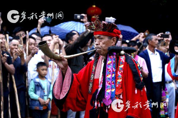 松桃苗王城景区成功举办四月八文化艺术节