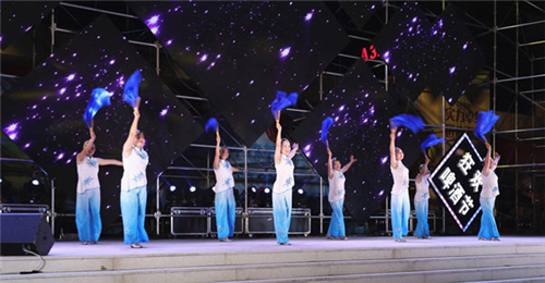 精武大舞台首场演出精彩上演 丰富群众文化生活