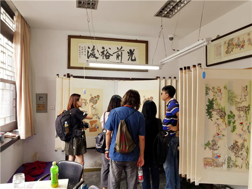 感受非遗之美 京津冀鲁媒体旅行社西青体验年画制作