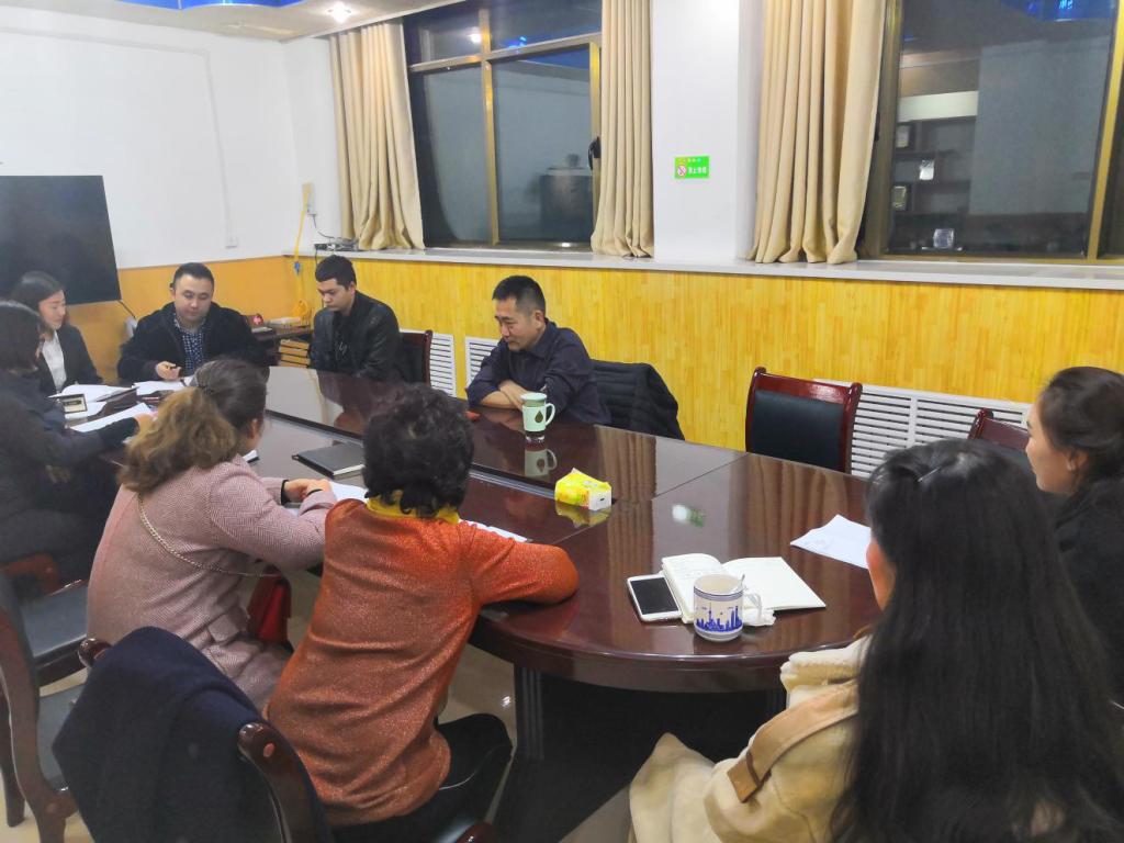 喀什地区旅游局召开“聚焦总目标,实干促落实,找问题、补短板”为主题的批评和自我批评组织生活会