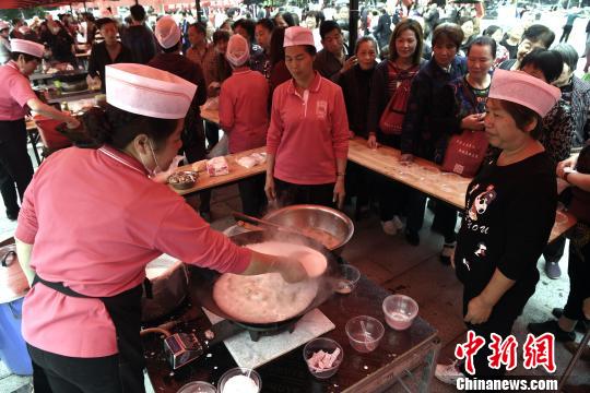 福州举行闽都鼎边民俗文化传递“一团和气”