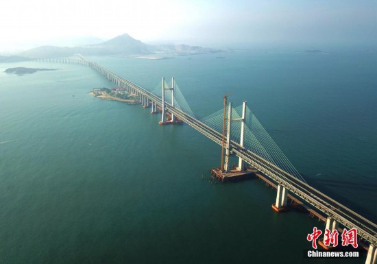 航拍建设中的福建平潭海峡公铁两用大桥
